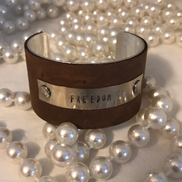 🇺🇸 RUSTIC CUFF USA LEATHER BRACELET FREEDOM - Picture 4 of 5